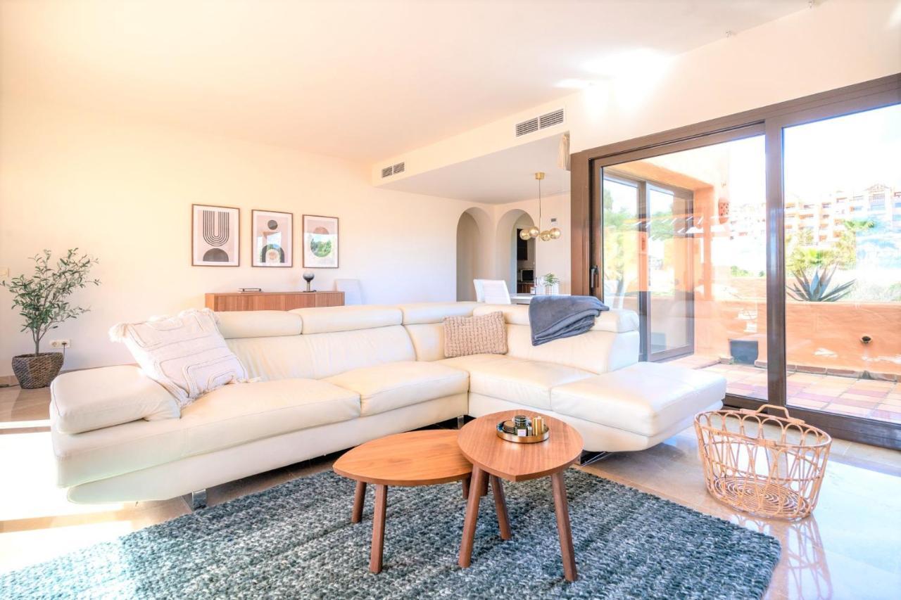 9 Penthouse With Amazing Sea Views, Close To Golf Manilva Duquesa Exterior photo