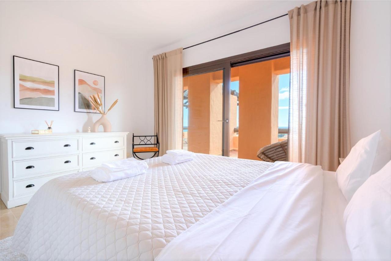 9 Penthouse With Amazing Sea Views, Close To Golf Manilva Duquesa Exterior photo