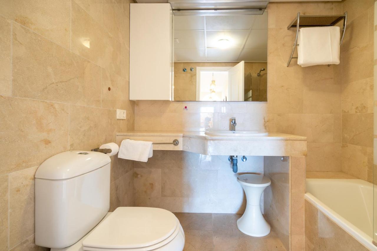 9 Penthouse With Amazing Sea Views, Close To Golf Manilva Duquesa Exterior photo