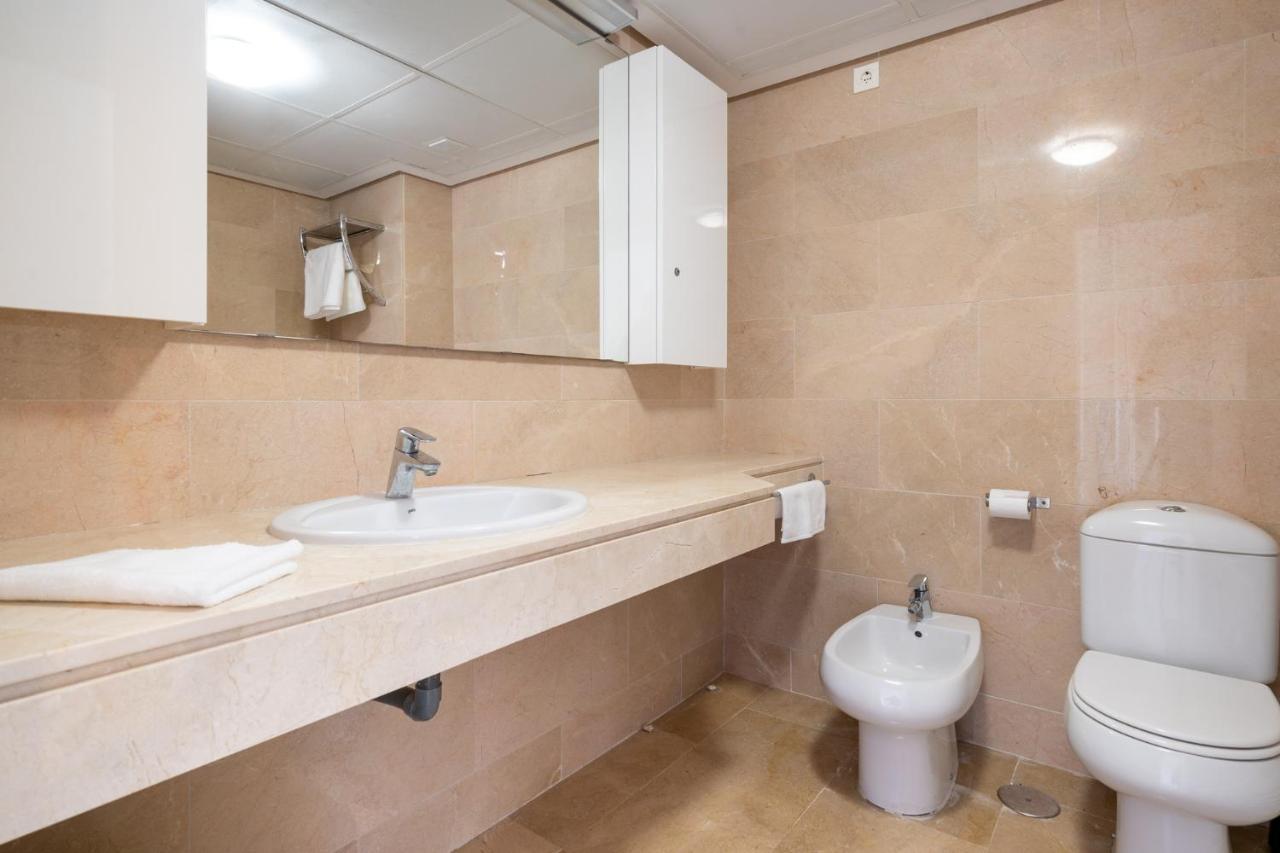 9 Penthouse With Amazing Sea Views, Close To Golf Manilva Duquesa Exterior photo