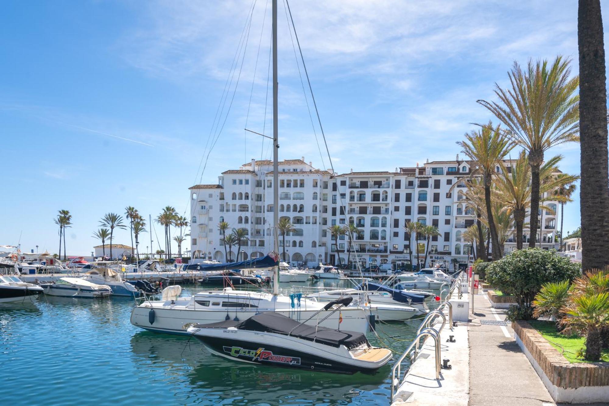 9 Penthouse With Amazing Sea Views, Close To Golf Manilva Duquesa Exterior photo